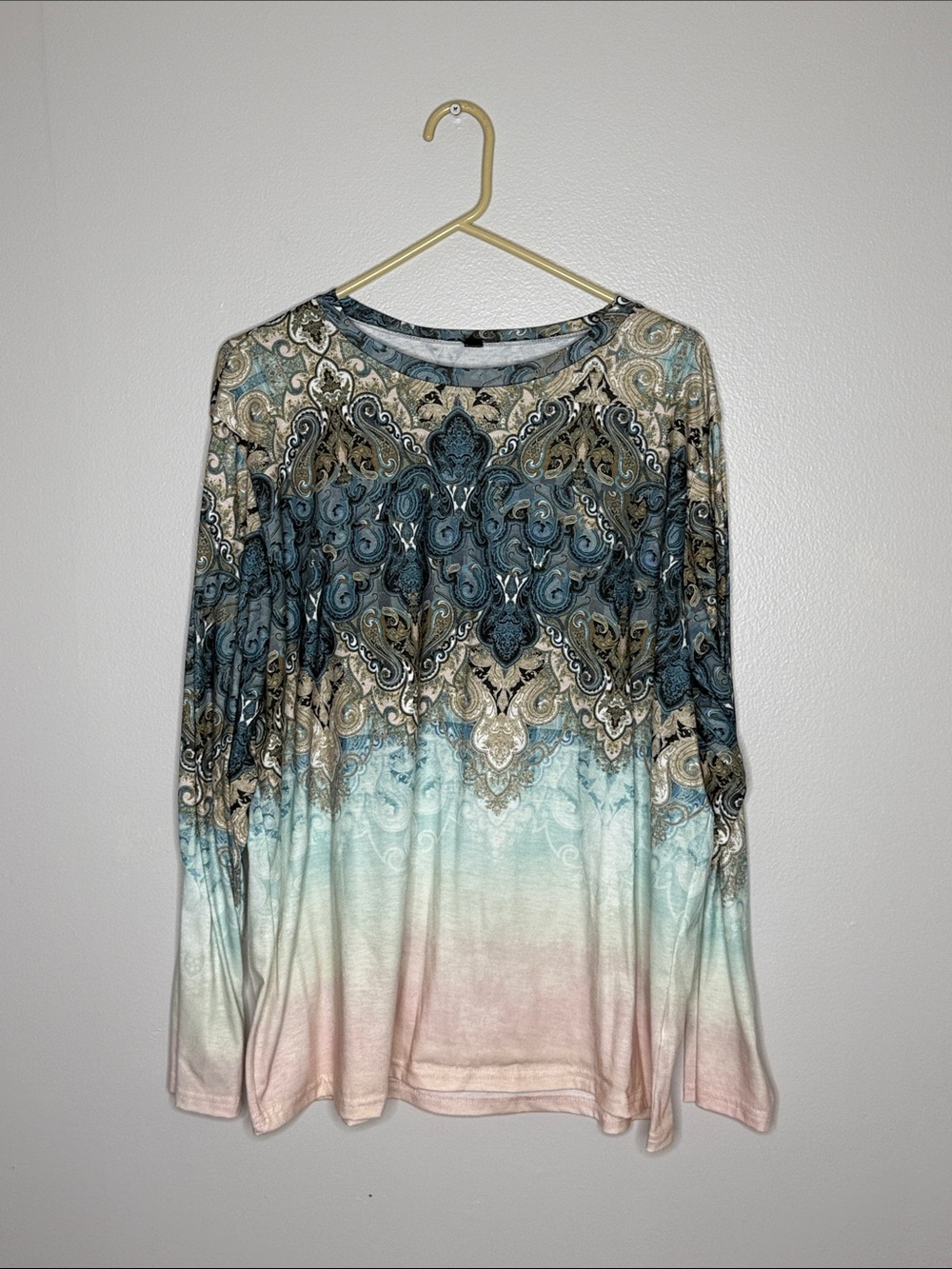Noracora Long Sleeve Ombre Paisley Print Top in Blue and Pink Size XXL